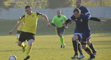 4L: Naprzód Jędrzejów - Pogoń Staszów. 2017-04-30